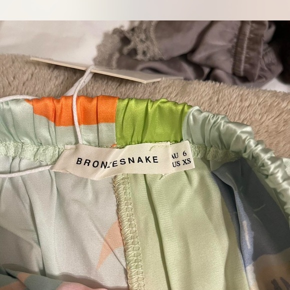 Bronze Snake Flowy Pants - Picture 4 of 5